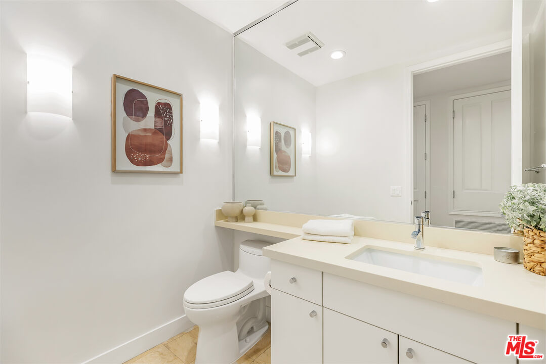 11500 SAN VICENTE Unit: 315