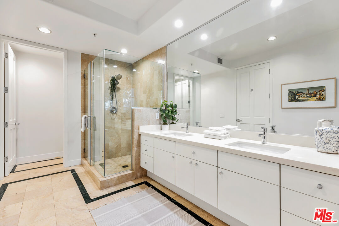 11500 SAN VICENTE Unit: 315