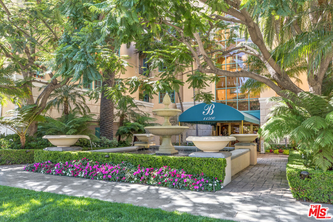 11500 SAN VICENTE Unit: 315