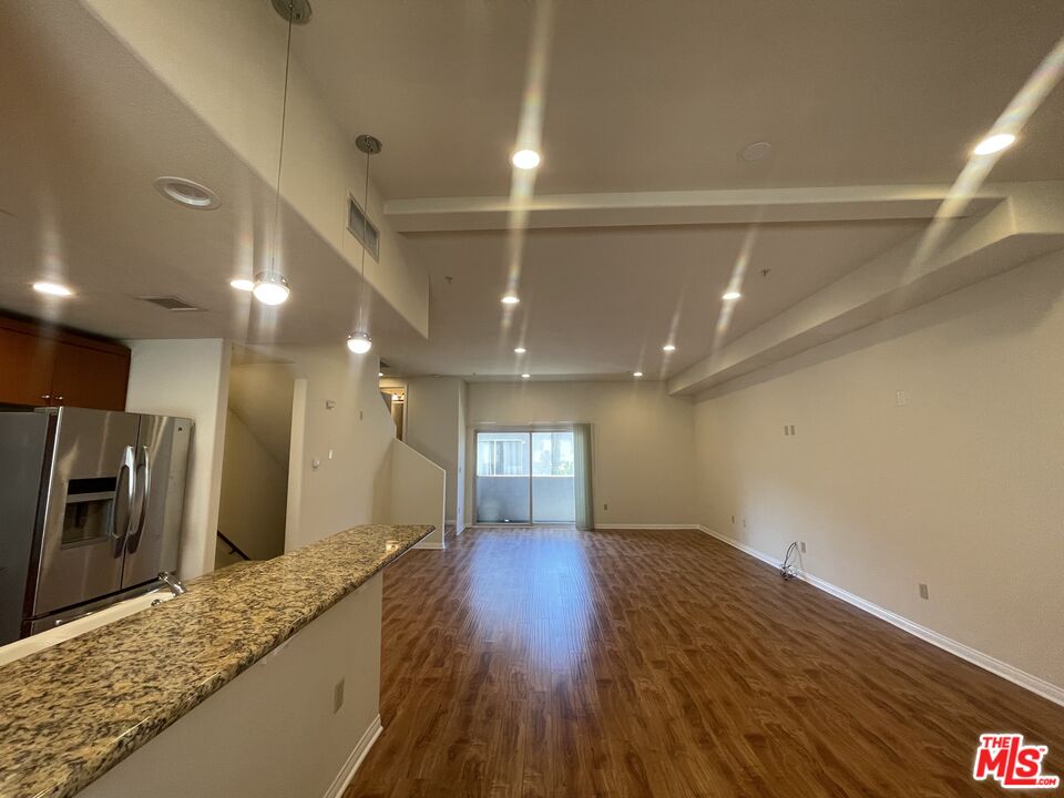 15024 Magnolia Blvd Unit: 104
