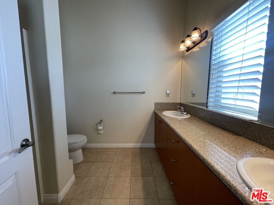 15024 Magnolia Blvd Unit: 104