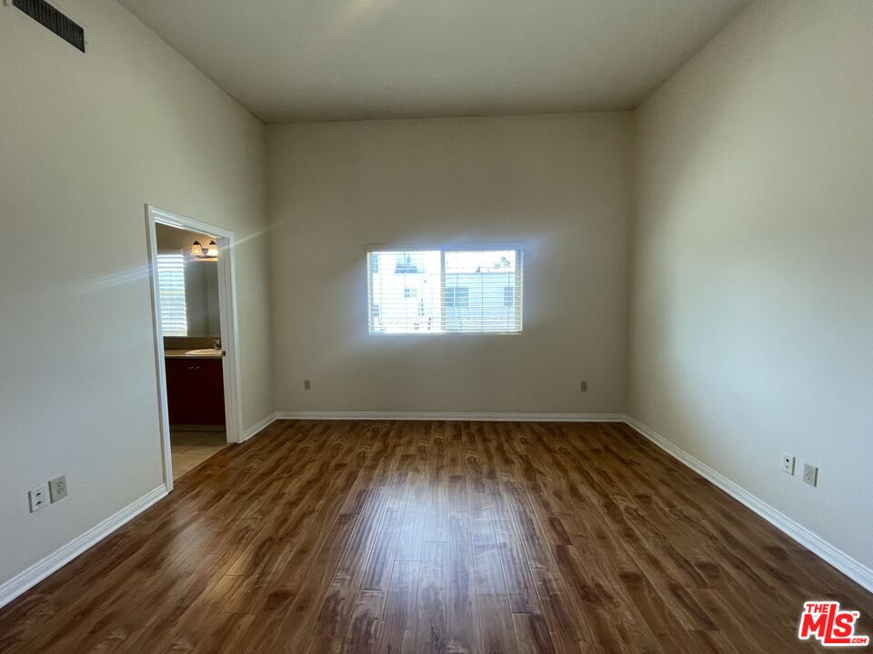 15024 Magnolia Blvd Unit: 104