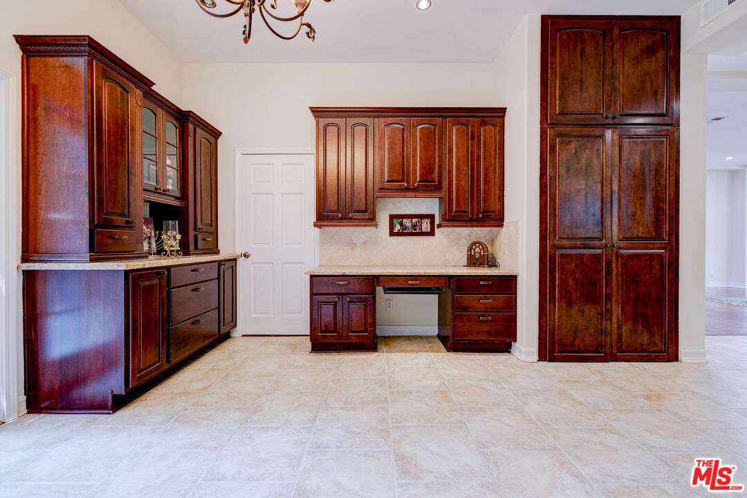 12219 Darlington Ave