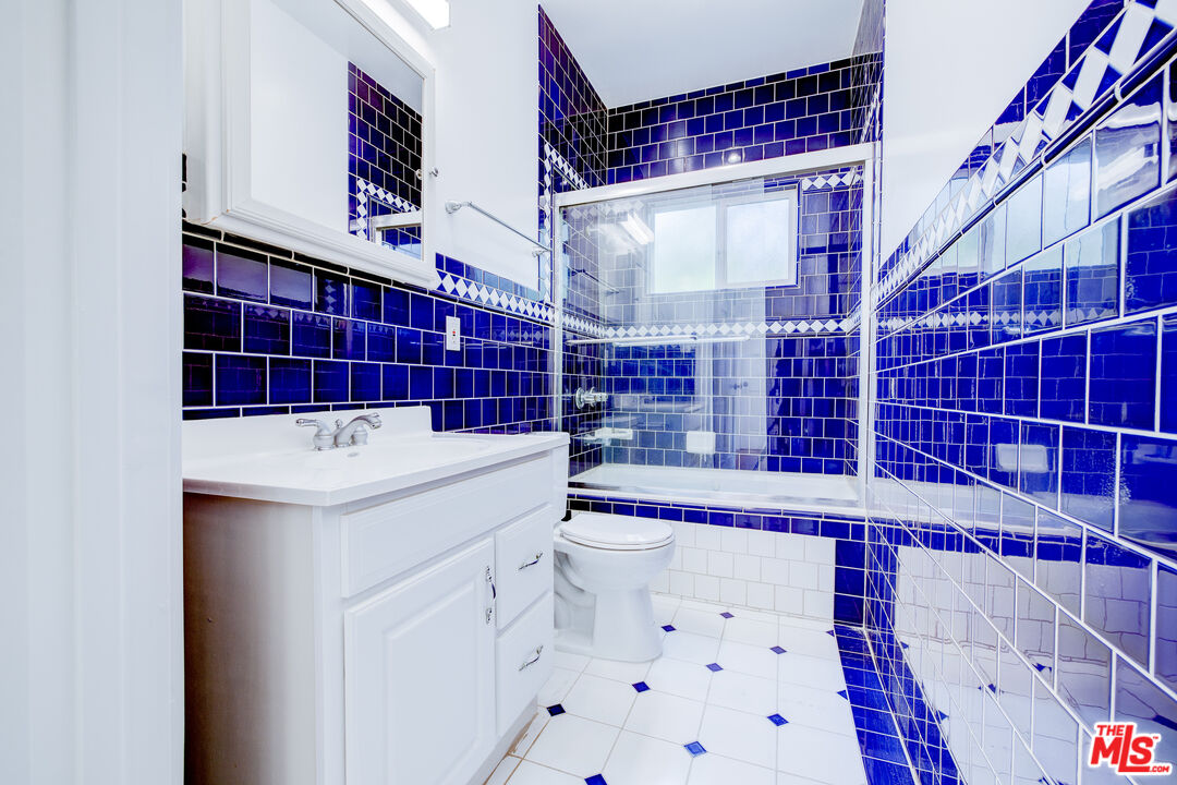 12219 Darlington Ave