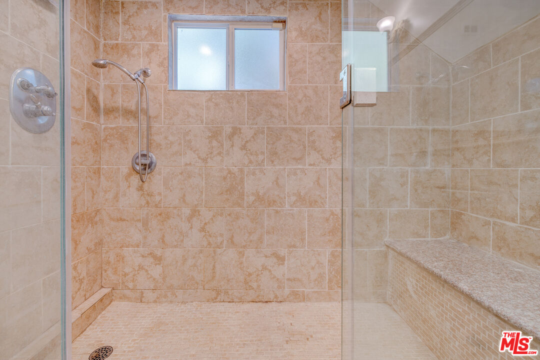 12219 Darlington Ave