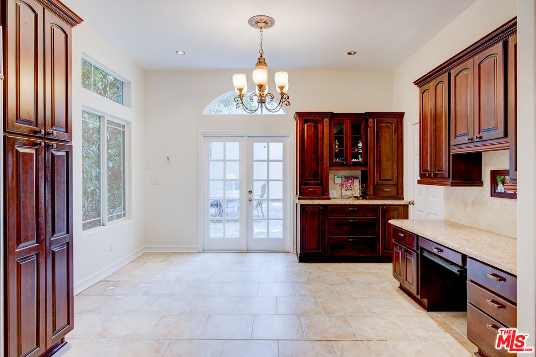 12219 Darlington Ave