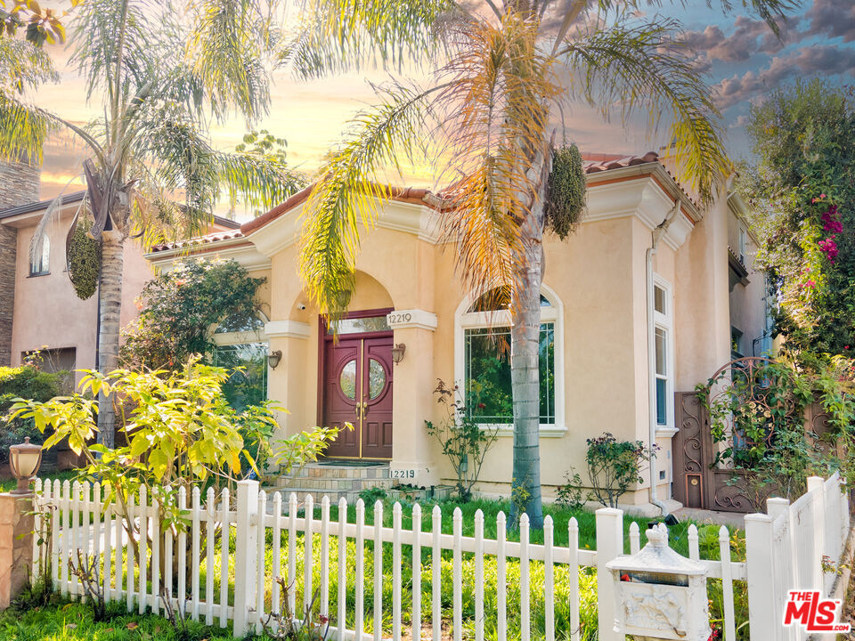 12219 Darlington Ave