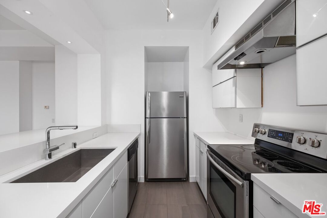 7250 Franklin Ave Unit: 511