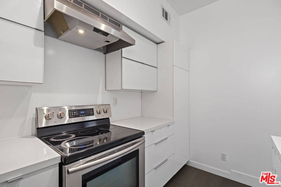 7250 Franklin Ave Unit: 511