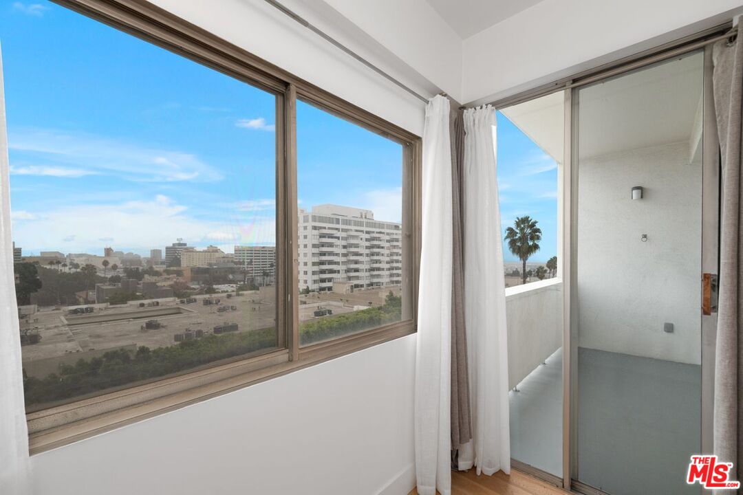 7250 Franklin Ave Unit: 511