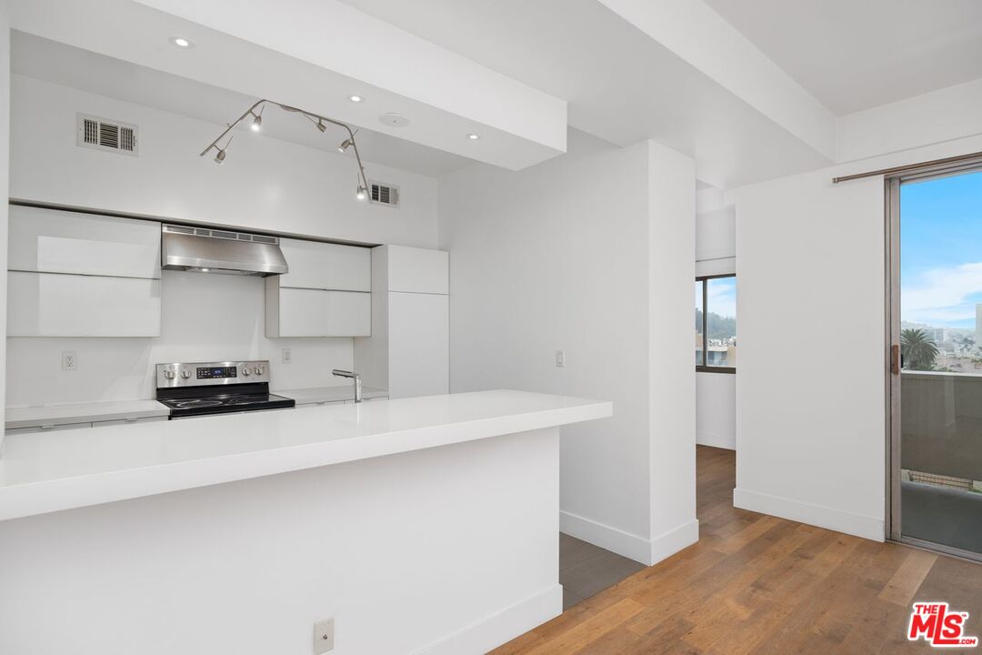 7250 Franklin Ave Unit: 511