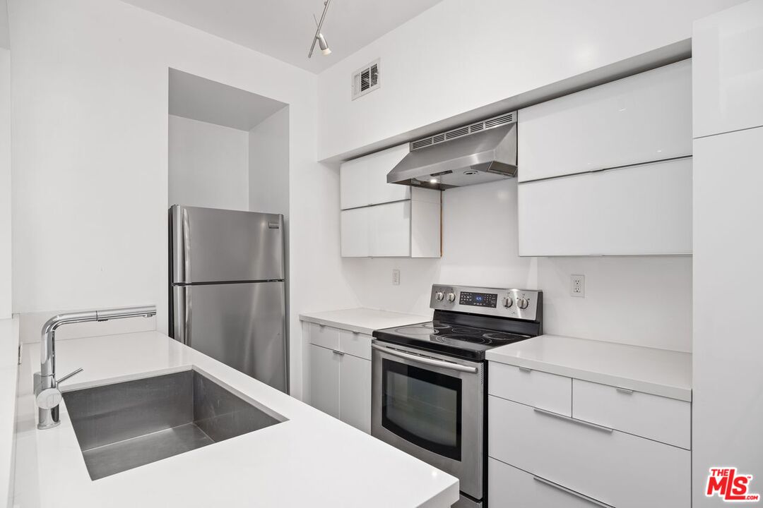 7250 Franklin Ave Unit: 511