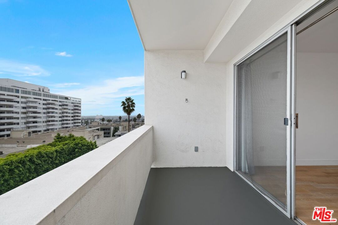 7250 Franklin Ave Unit: 511