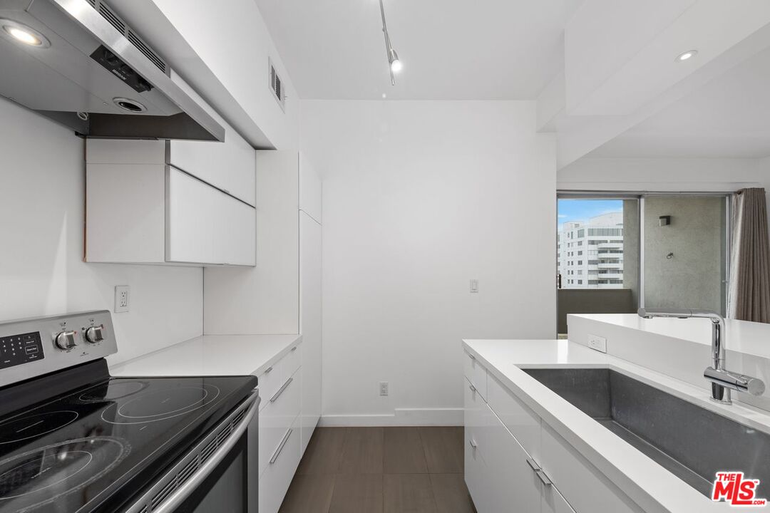 7250 Franklin Ave Unit: 511