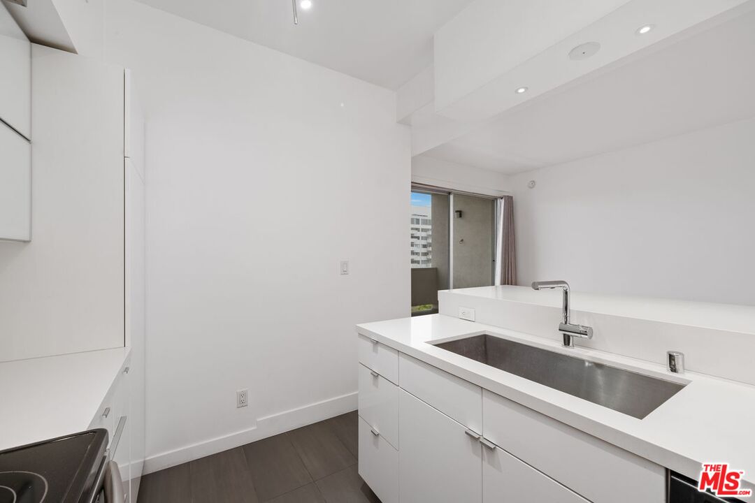 7250 Franklin Ave Unit: 511