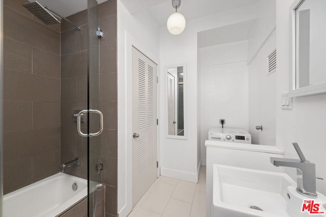 7250 Franklin Ave Unit: 511