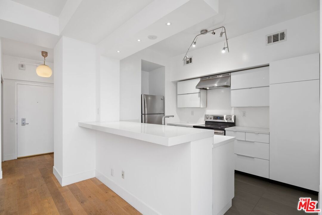 7250 Franklin Ave Unit: 511