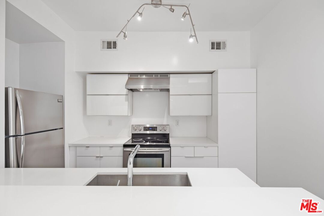 7250 Franklin Ave Unit: 511