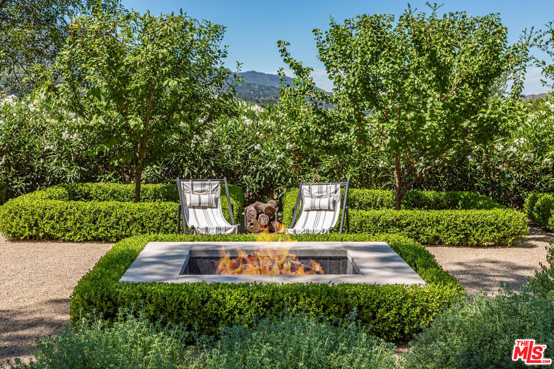 10999 Ojai Santa Paula Rd