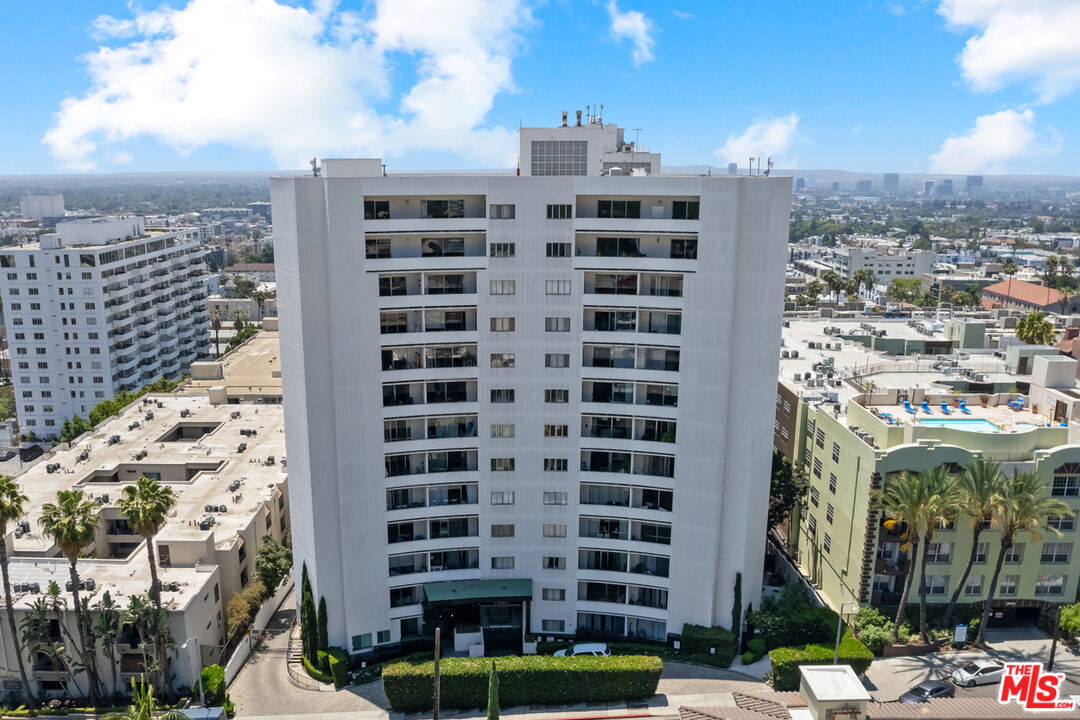 7250 Franklin Ave Unit: 305