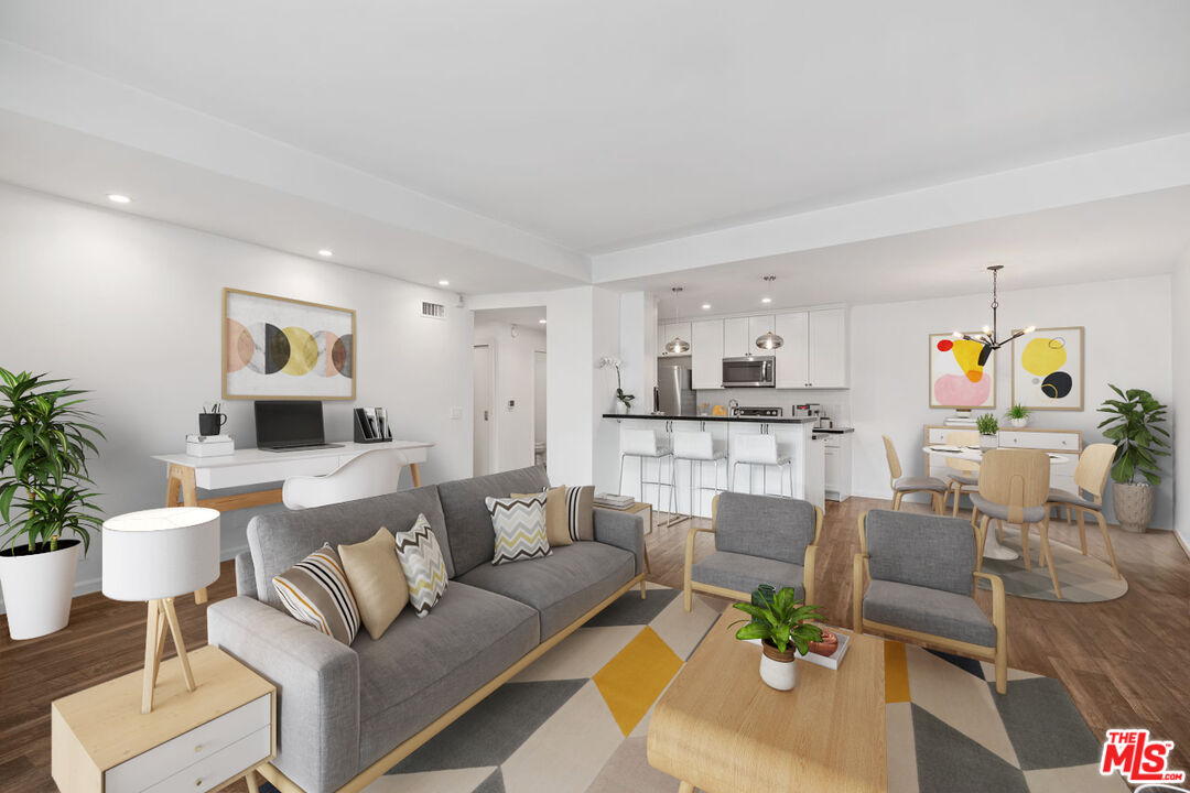 7250 Franklin Ave Unit: 305