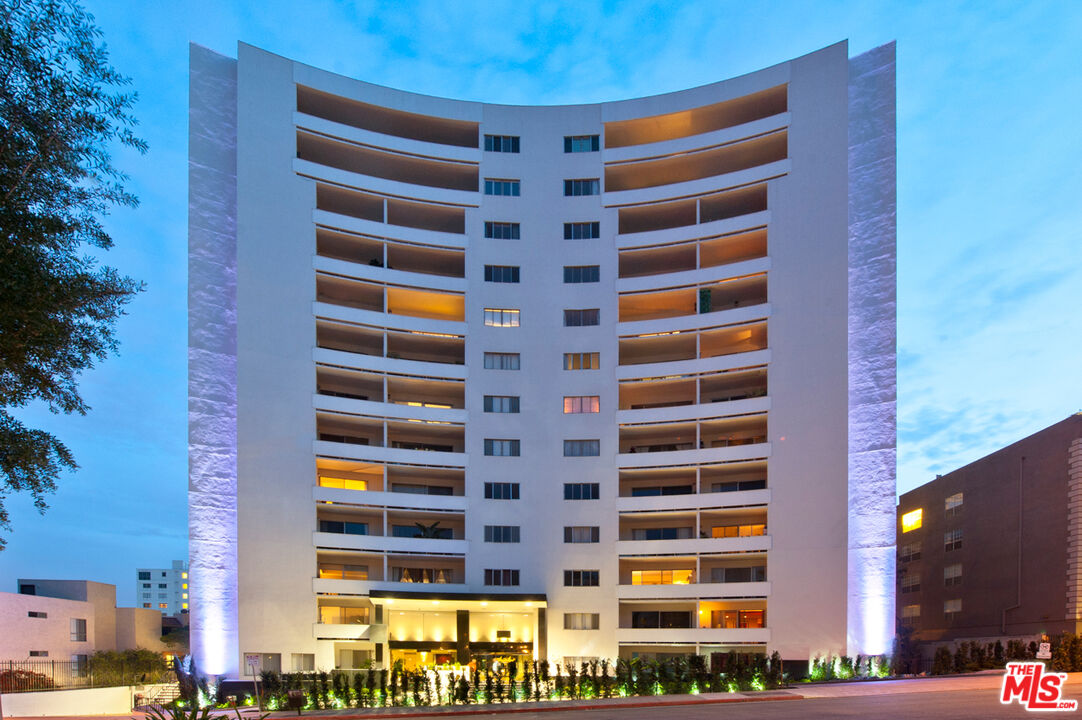 7250 Franklin Ave Unit: 305