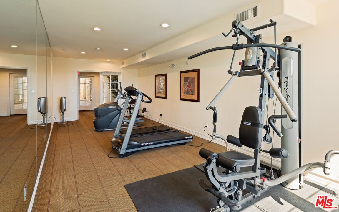 14242 Burbank Blvd Unit: 108