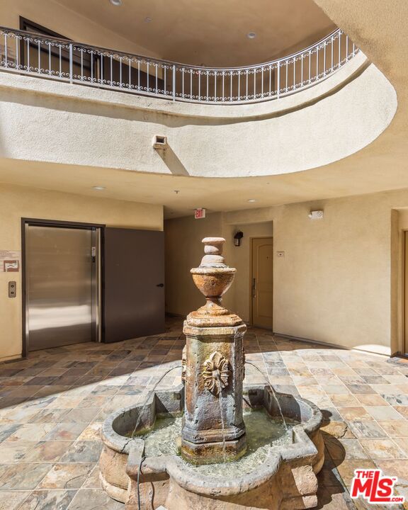 14242 Burbank Blvd Unit: 108