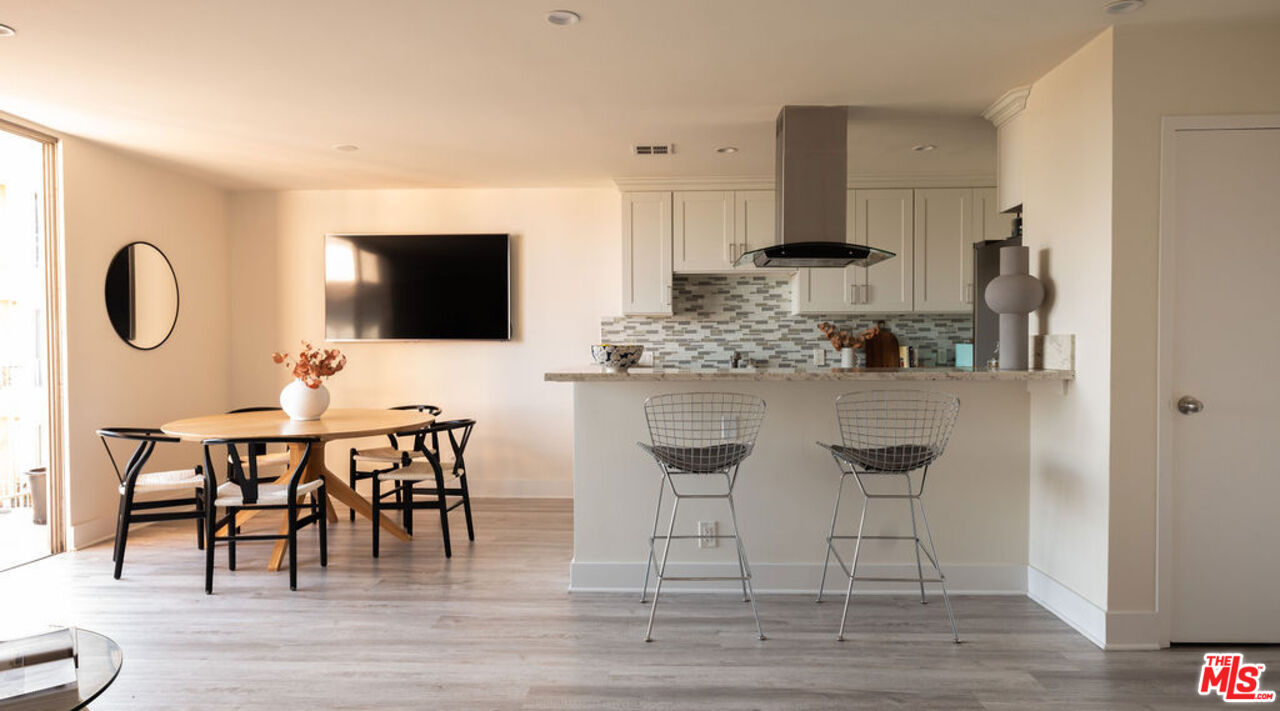 100 S Doheny Dr Unit: 1011