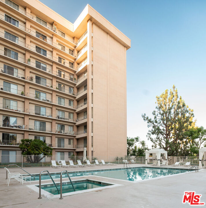 100 S Doheny Dr Unit: 1011