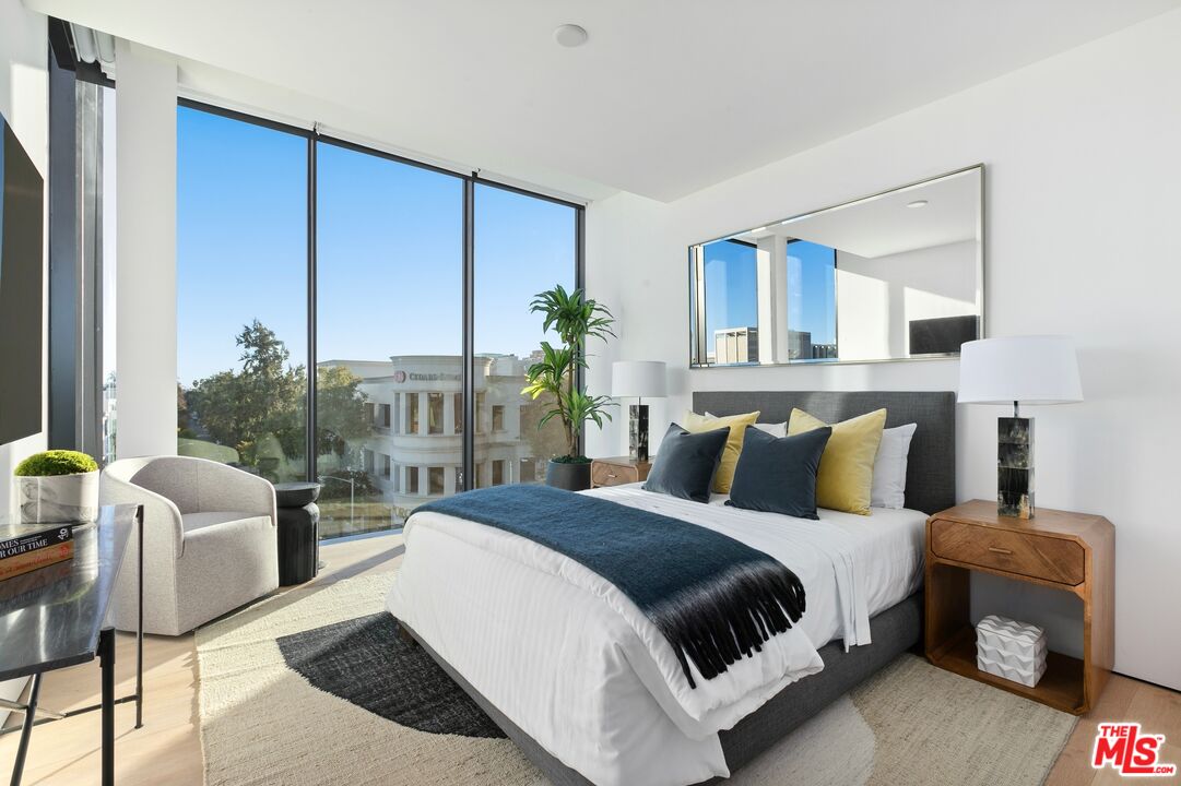 8899 Beverly Blvd Unit: 5D