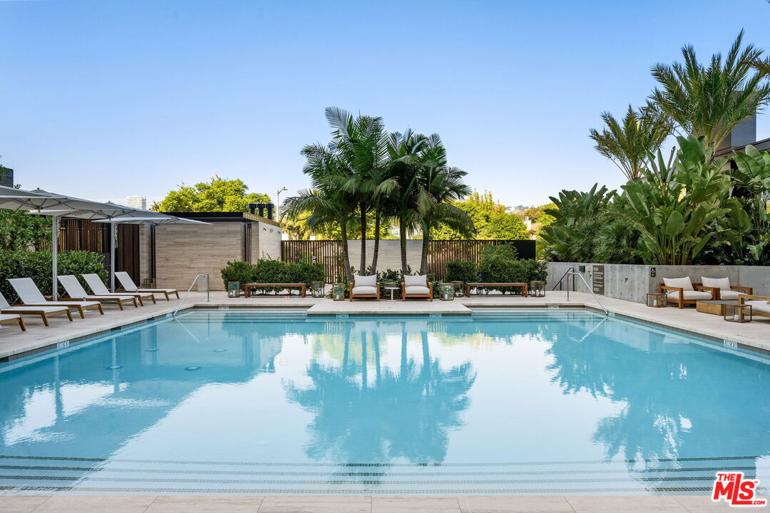 8899 Beverly Blvd Unit: 5D