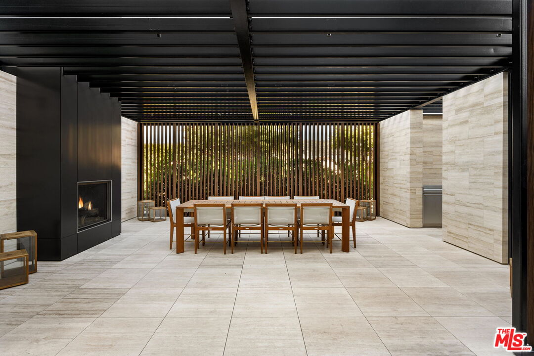 8899 Beverly Blvd Unit: 5D