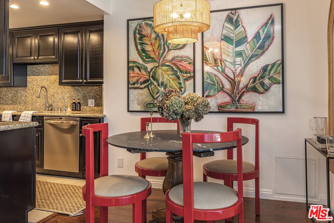 1131 Alta Loma Rd Unit: 516