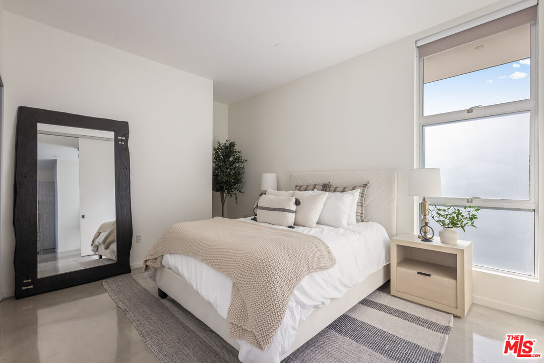 901 Hancock Ave Unit: 302