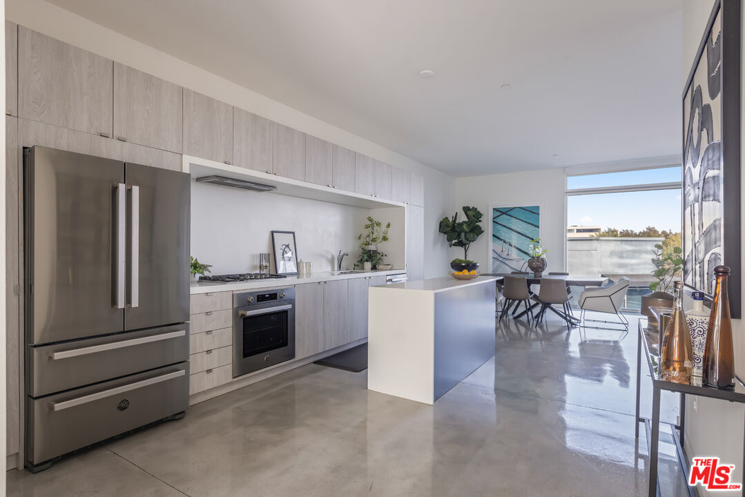 901 Hancock Ave Unit: 302