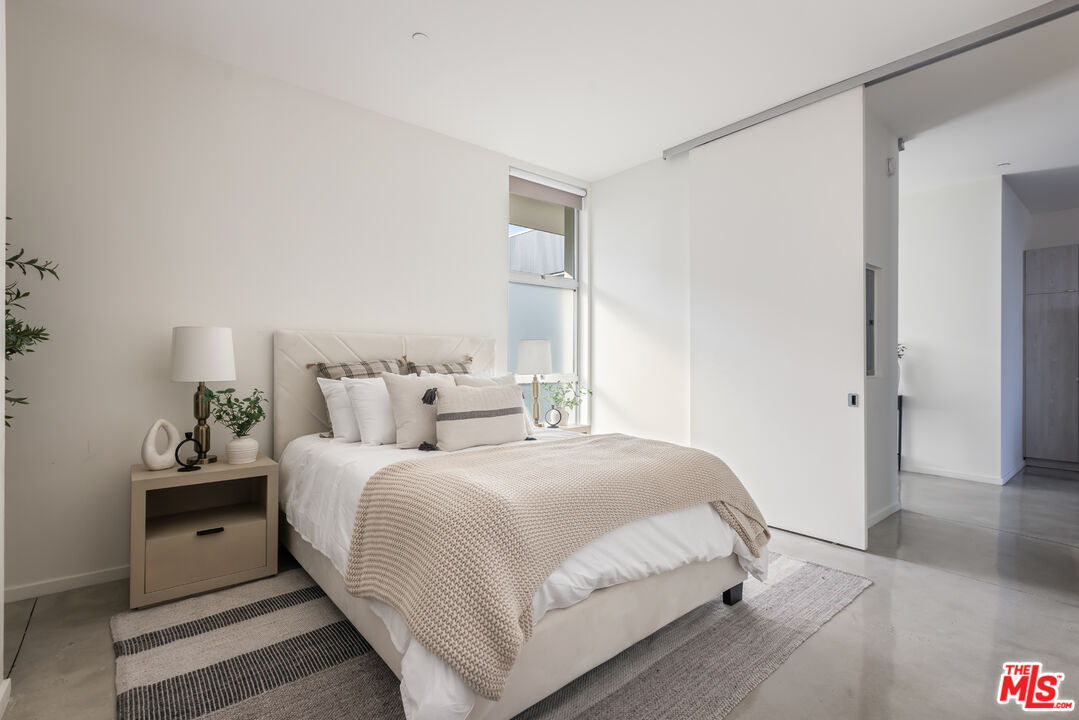 901 Hancock Ave Unit: 302