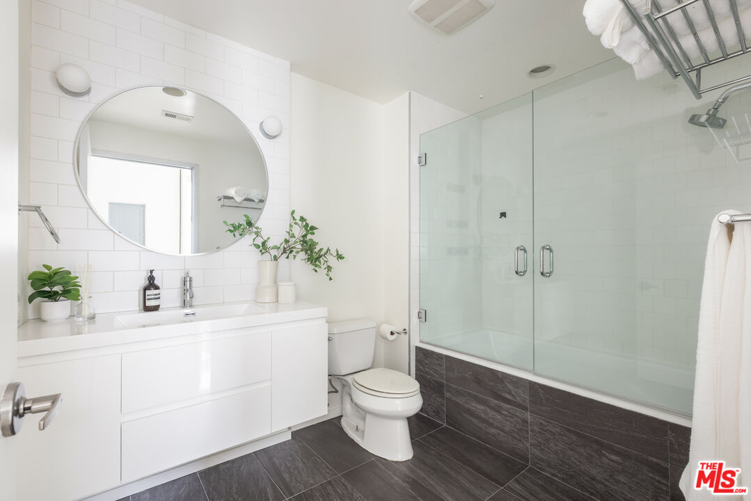 901 Hancock Ave Unit: 302