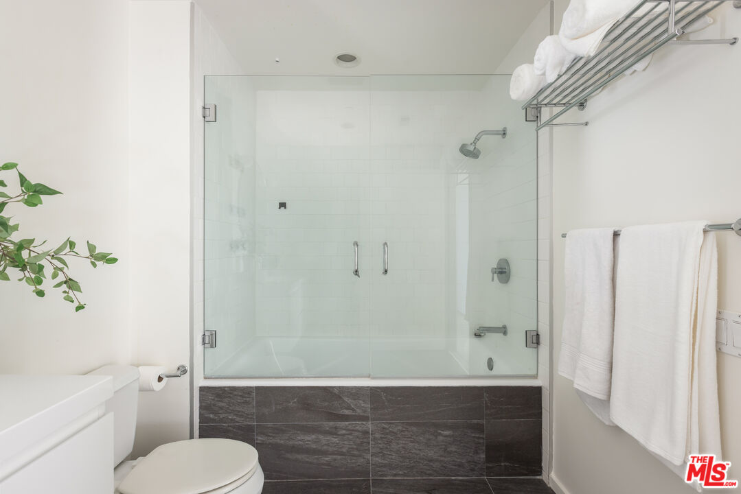 901 Hancock Ave Unit: 302