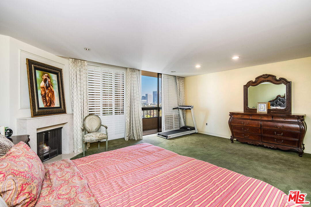 10590 Wilshire Blvd Unit: 1202
