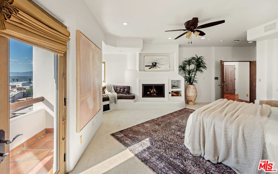 7047 Vista Del Mar Ln