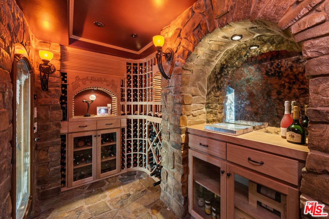 7047 Vista Del Mar Ln