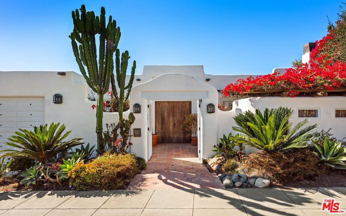 7047 Vista Del Mar Ln