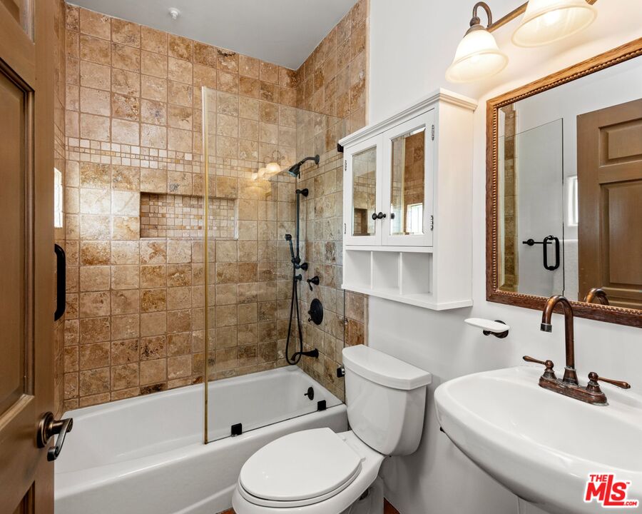 7047 Vista Del Mar Ln