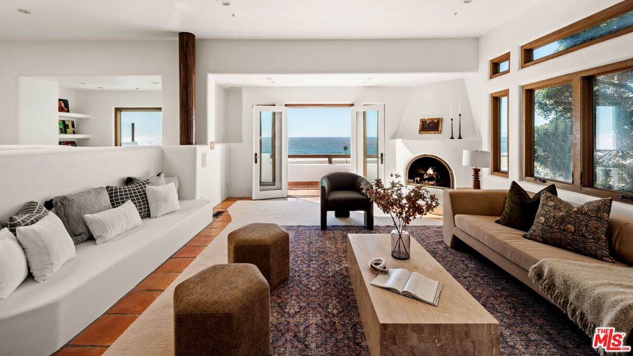 7047 Vista Del Mar Ln