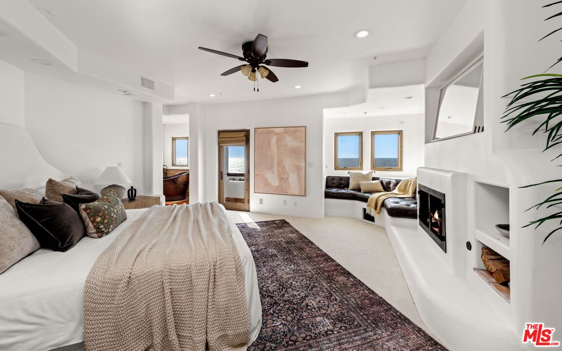 7047 Vista Del Mar Ln