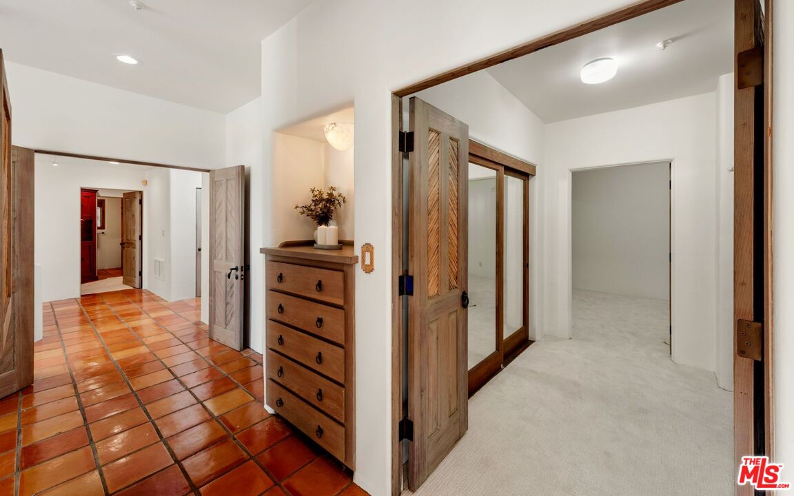 7047 Vista Del Mar Ln