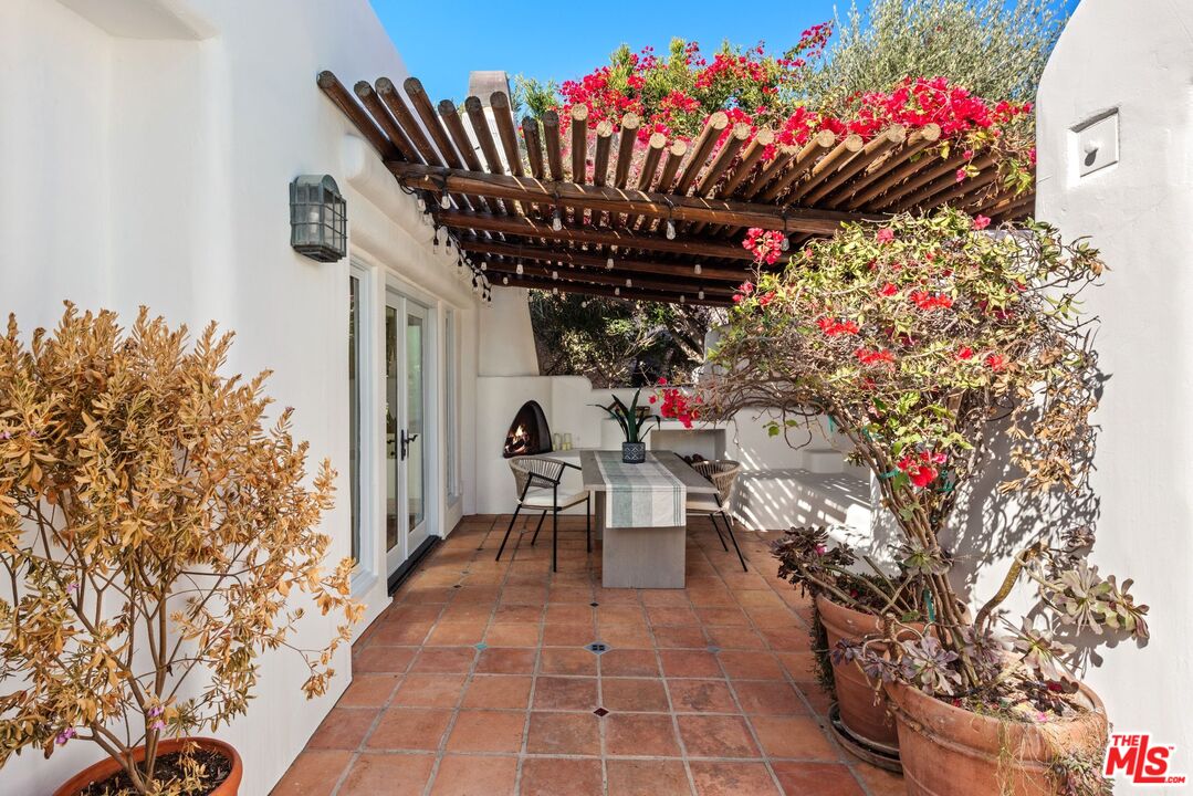 7047 Vista Del Mar Ln