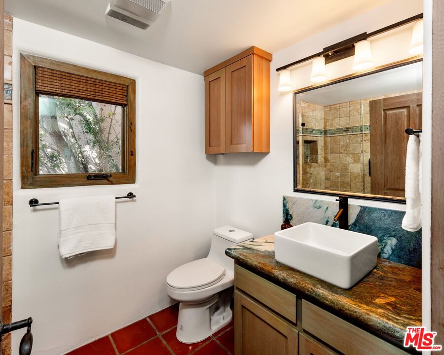 7047 Vista Del Mar Ln