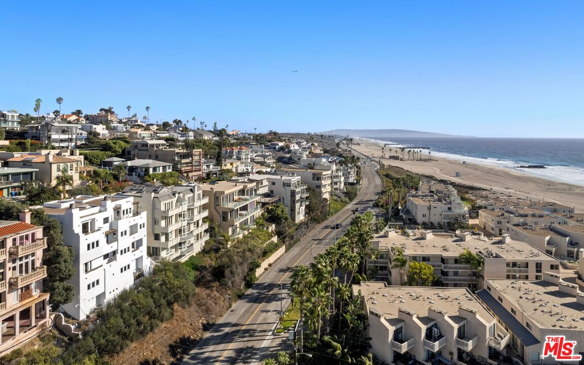 7047 Vista Del Mar Ln